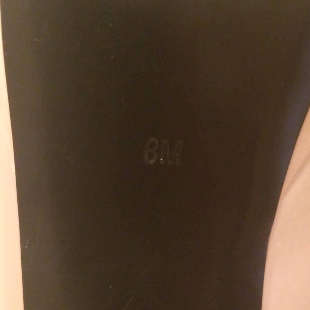 Guess - Picture 6 of 7